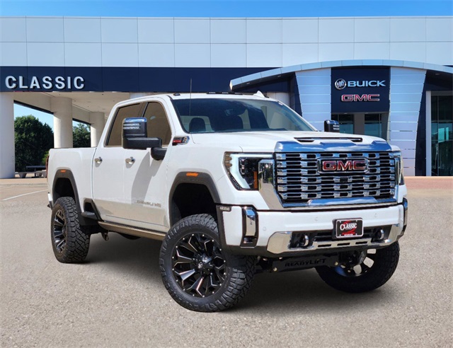 2024 GMC Sierra 2500HD Denali 1