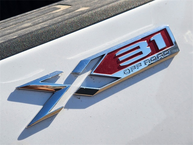 2024 GMC Sierra 2500HD SLT 9