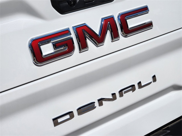 2024 GMC Sierra 3500HD Denali 8