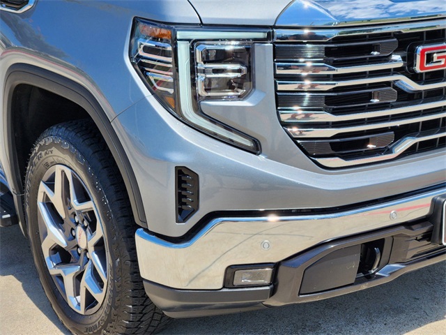 2024 GMC Sierra 1500 SLT 9