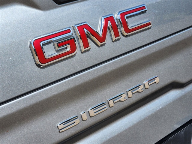 2024 GMC Sierra 1500 SLT 8