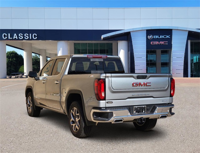 2024 GMC Sierra 1500 SLT 3