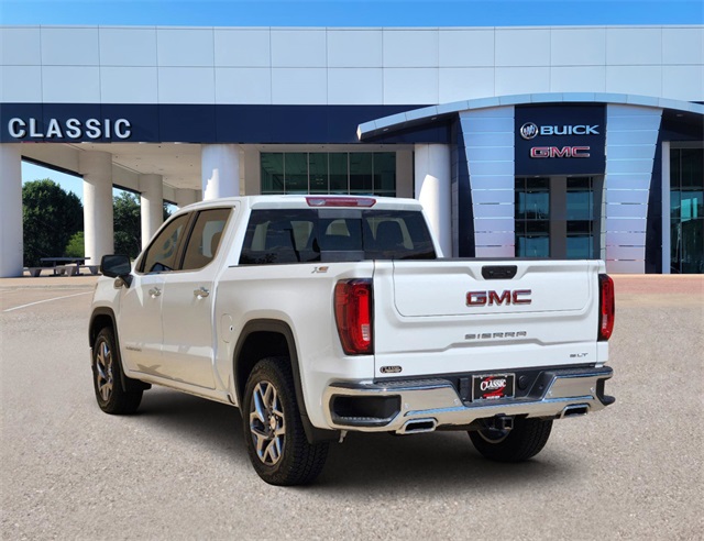 2024 GMC Sierra 1500 SLT 3