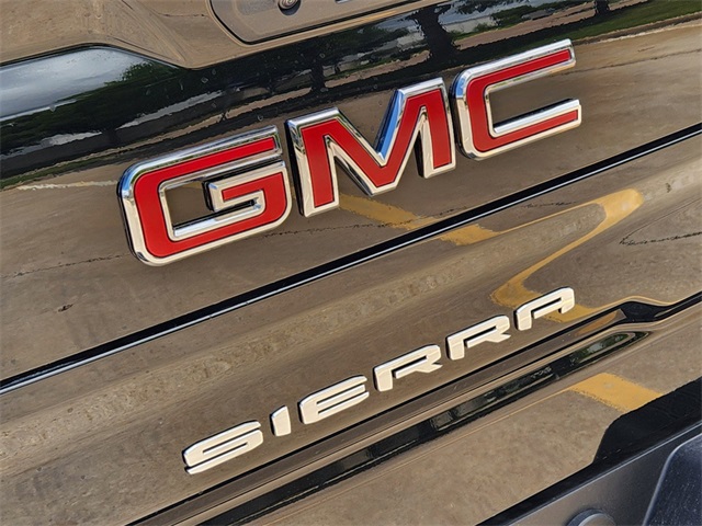 2024 GMC Sierra 1500 SLT 8