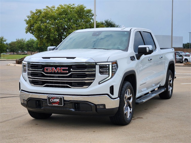 2024 GMC Sierra 1500 SLT 2