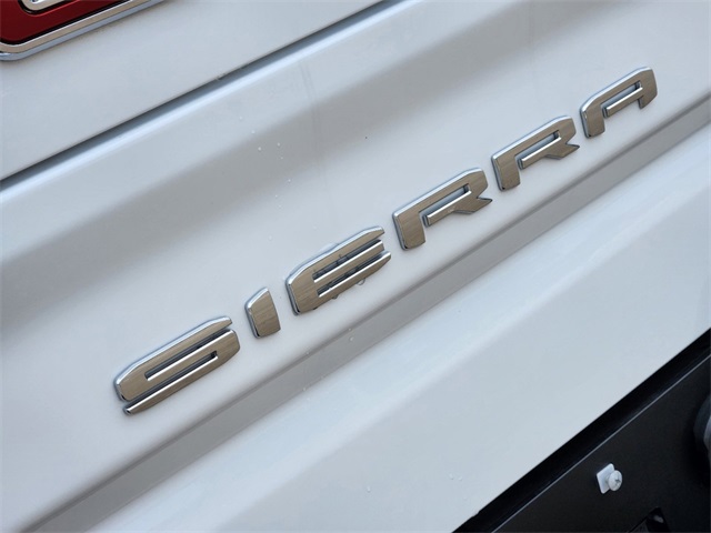 2024 GMC Sierra 1500 SLT 8