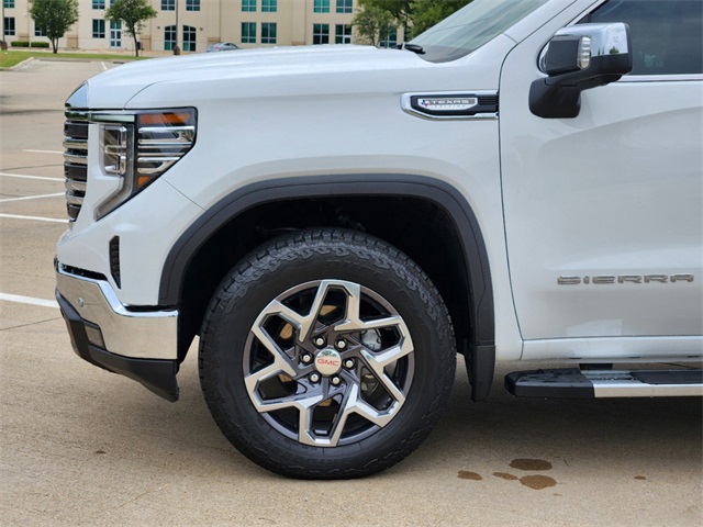 2024 GMC Sierra 1500 SLT 10