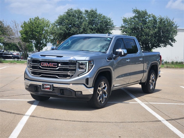 2024 GMC Sierra 1500 SLT 2