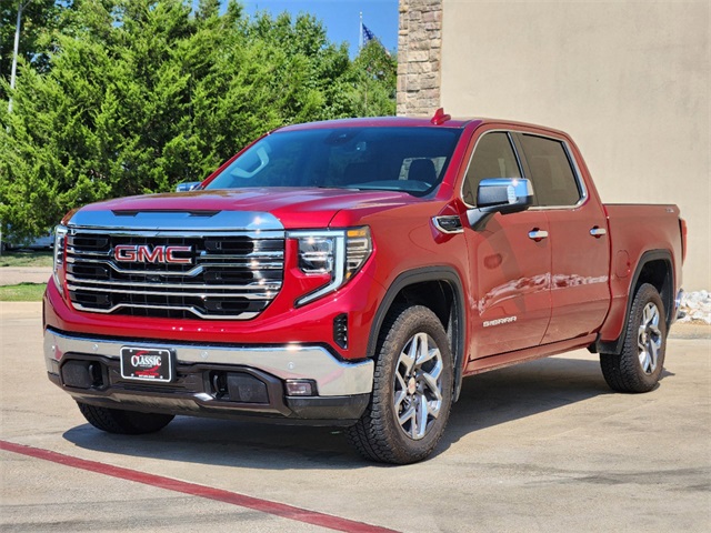 2024 GMC Sierra 1500 SLT 2