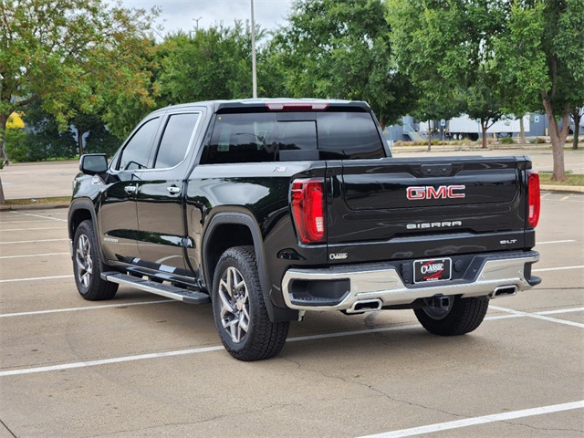 2024 GMC Sierra 1500 SLT 3