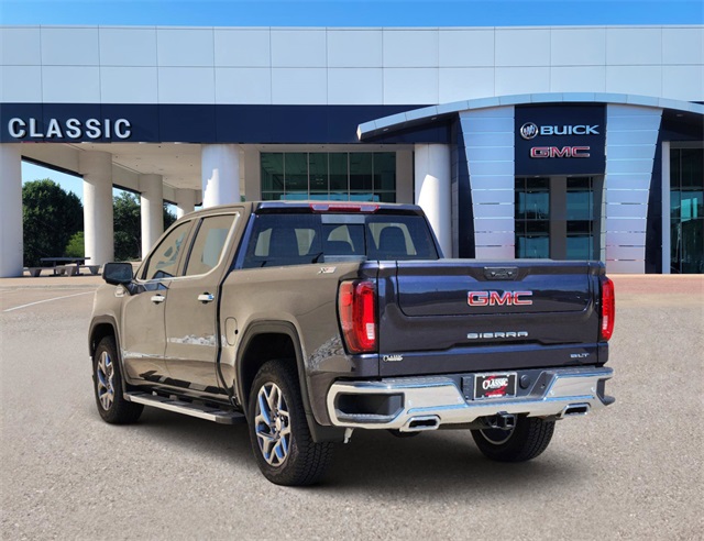 2024 GMC Sierra 1500 SLT 3