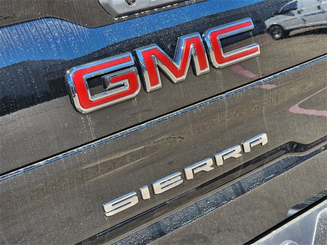 2024 GMC Sierra 1500 SLT 8