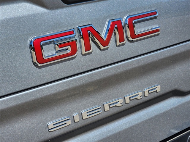 2024 GMC Sierra 1500 SLT 8