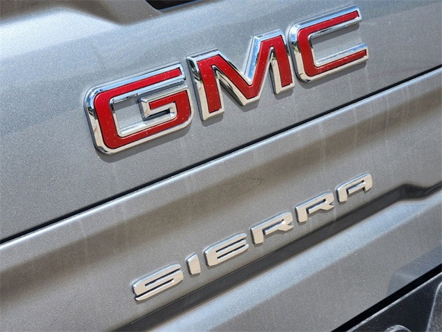 2024 GMC Sierra 1500 SLT 8