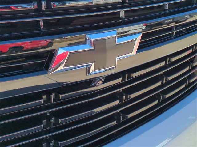 2024 Chevrolet Suburban RST 32