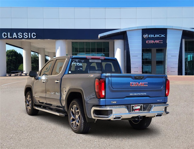 2024 GMC Sierra 1500 SLT 3