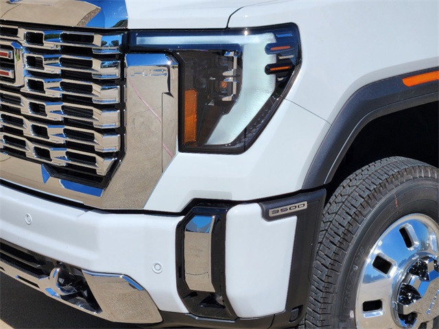 2025 GMC Sierra 3500HD Denali 5