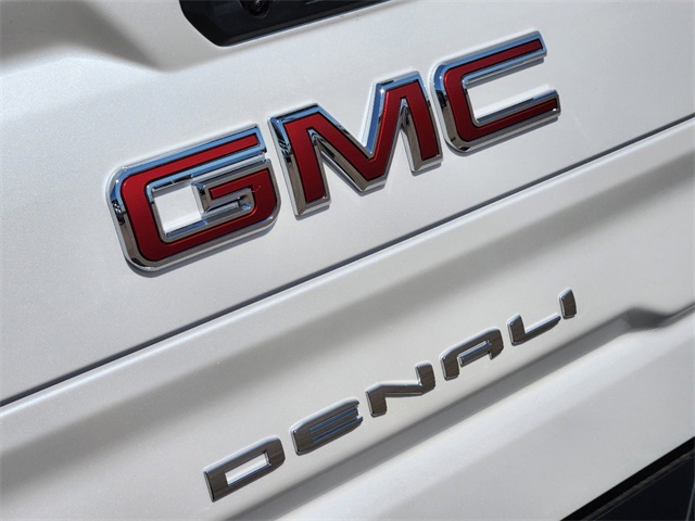 2025 GMC Sierra 1500 Denali 8