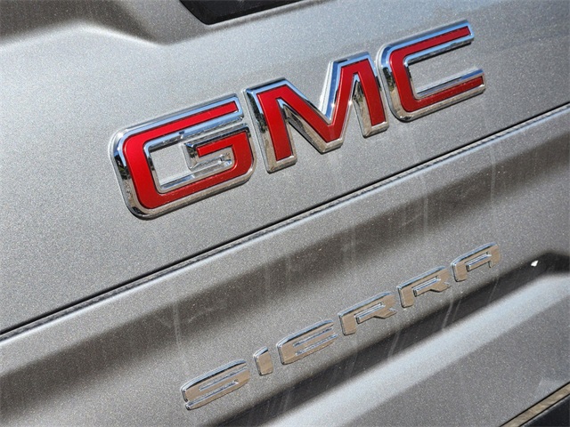 2025 GMC Sierra 1500 SLT 8