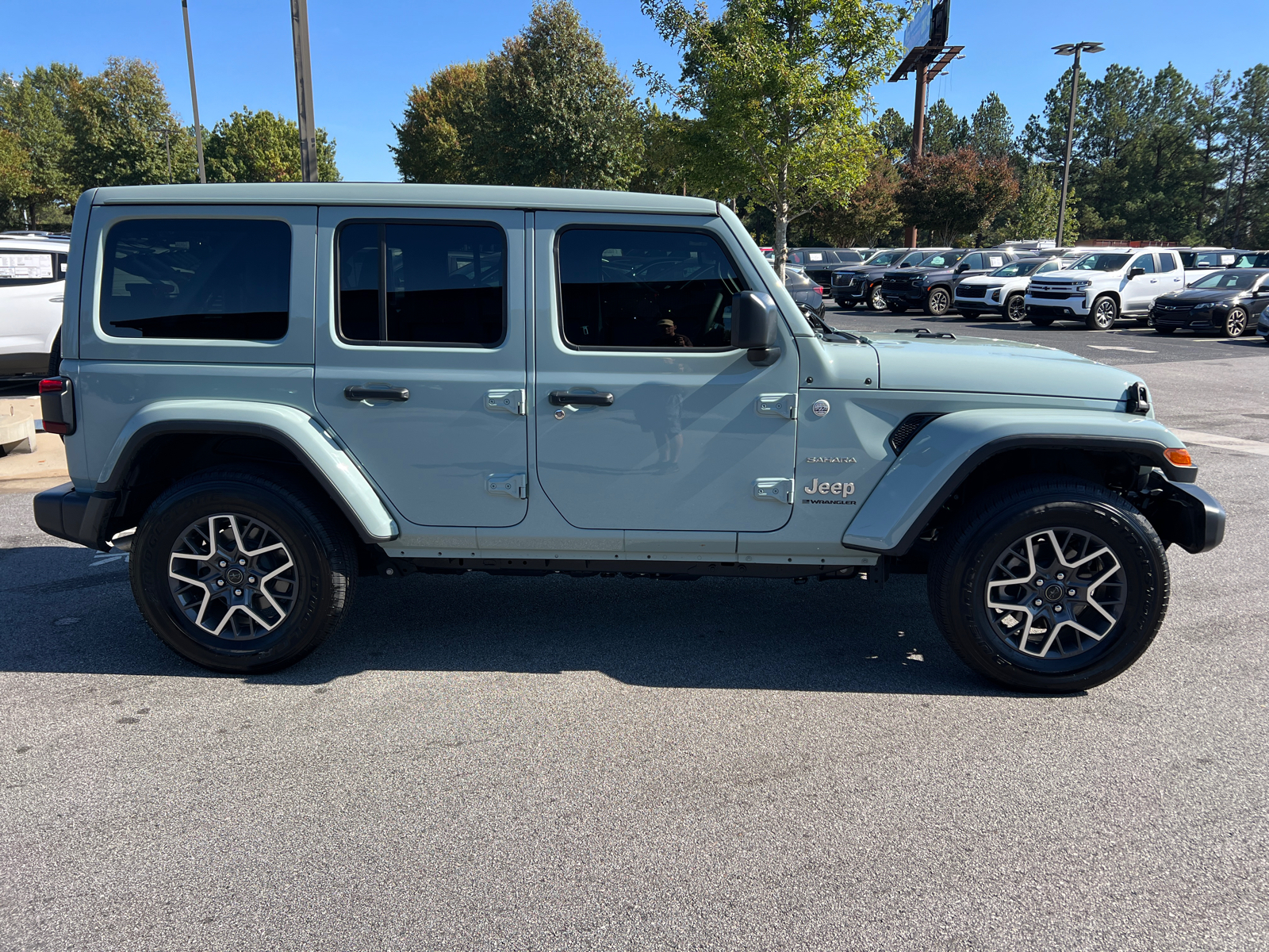 2024 Jeep Wrangler Sahara 4