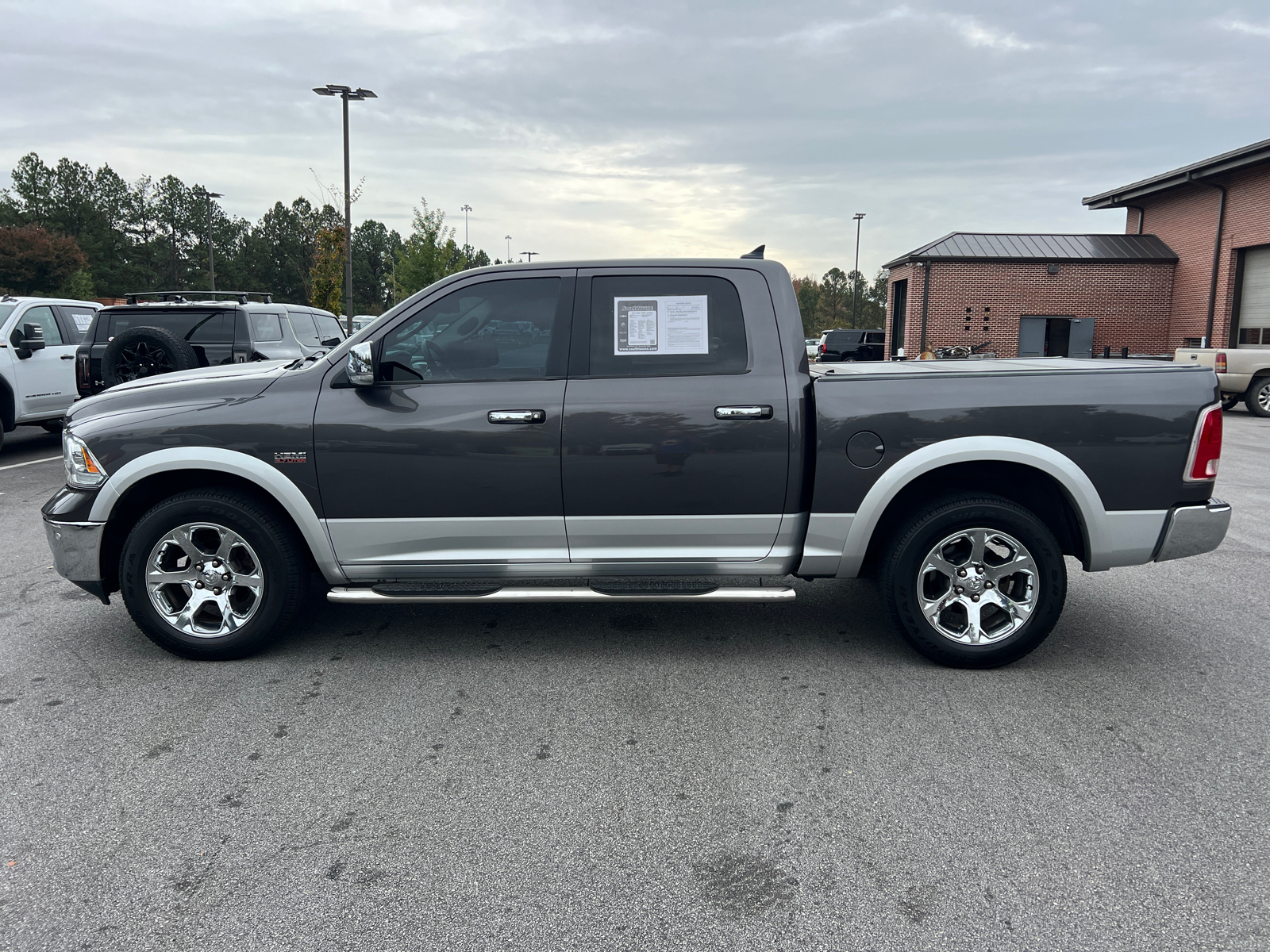 2017 Ram 1500 Laramie 8