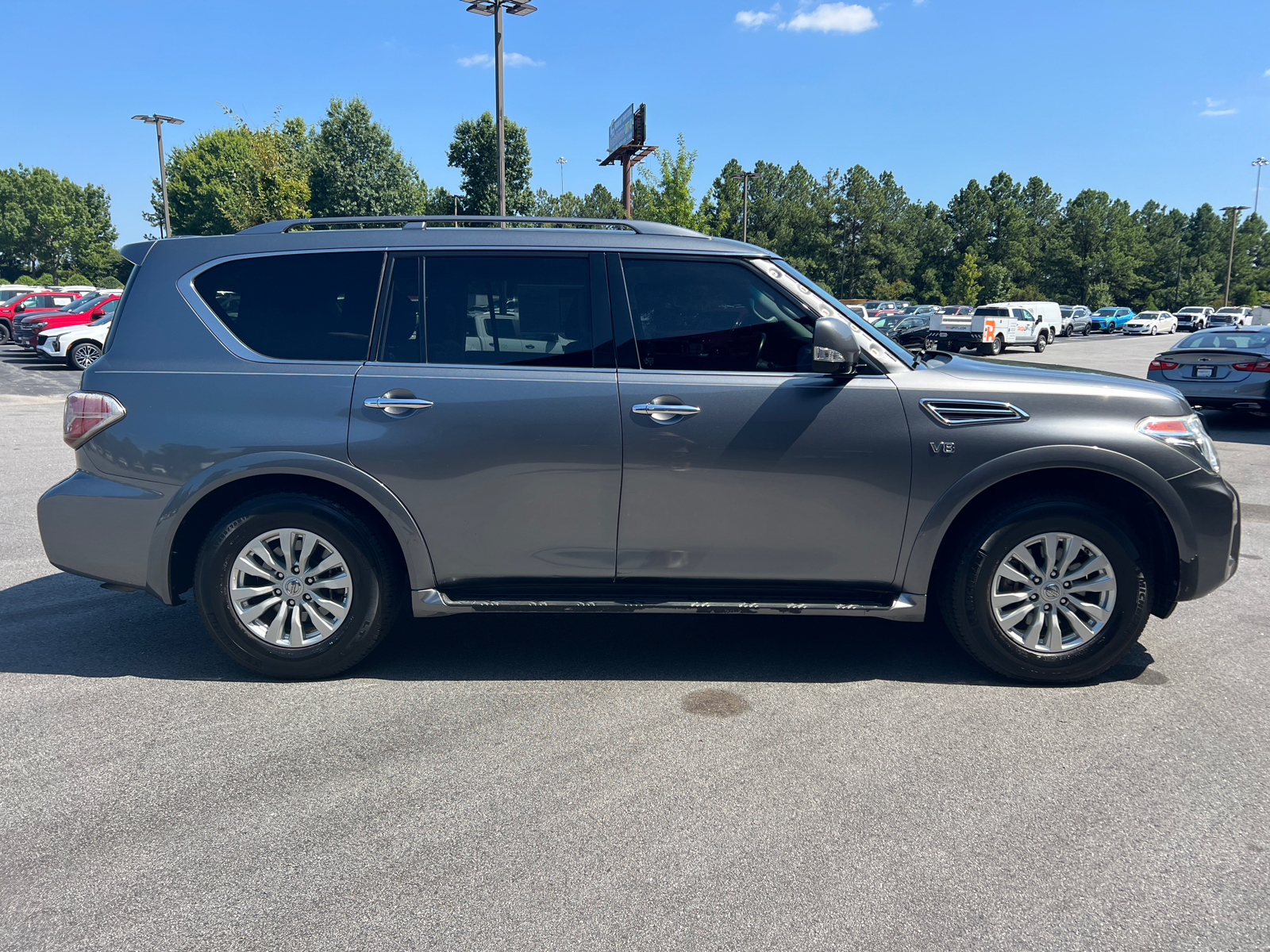 2019 Nissan Armada SV 4