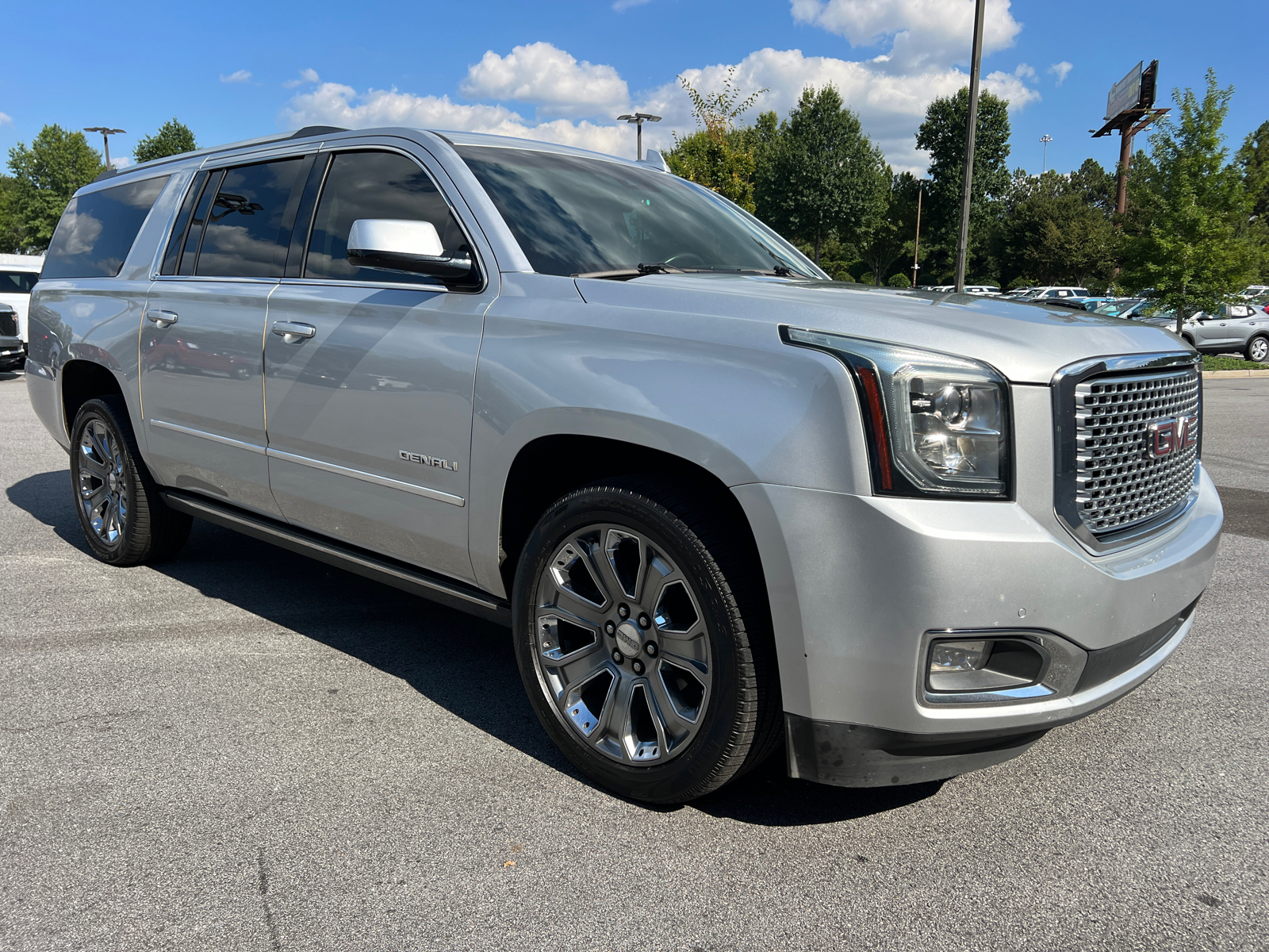 2016 GMC Yukon XL Denali 3