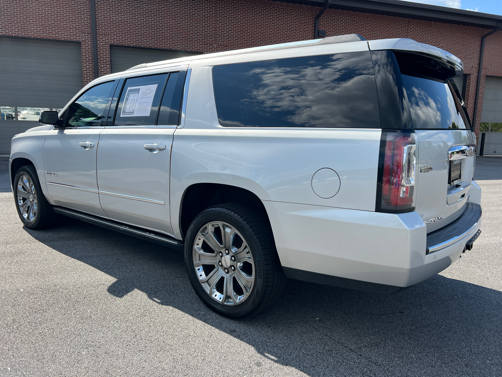 2016 GMC Yukon XL Denali 7