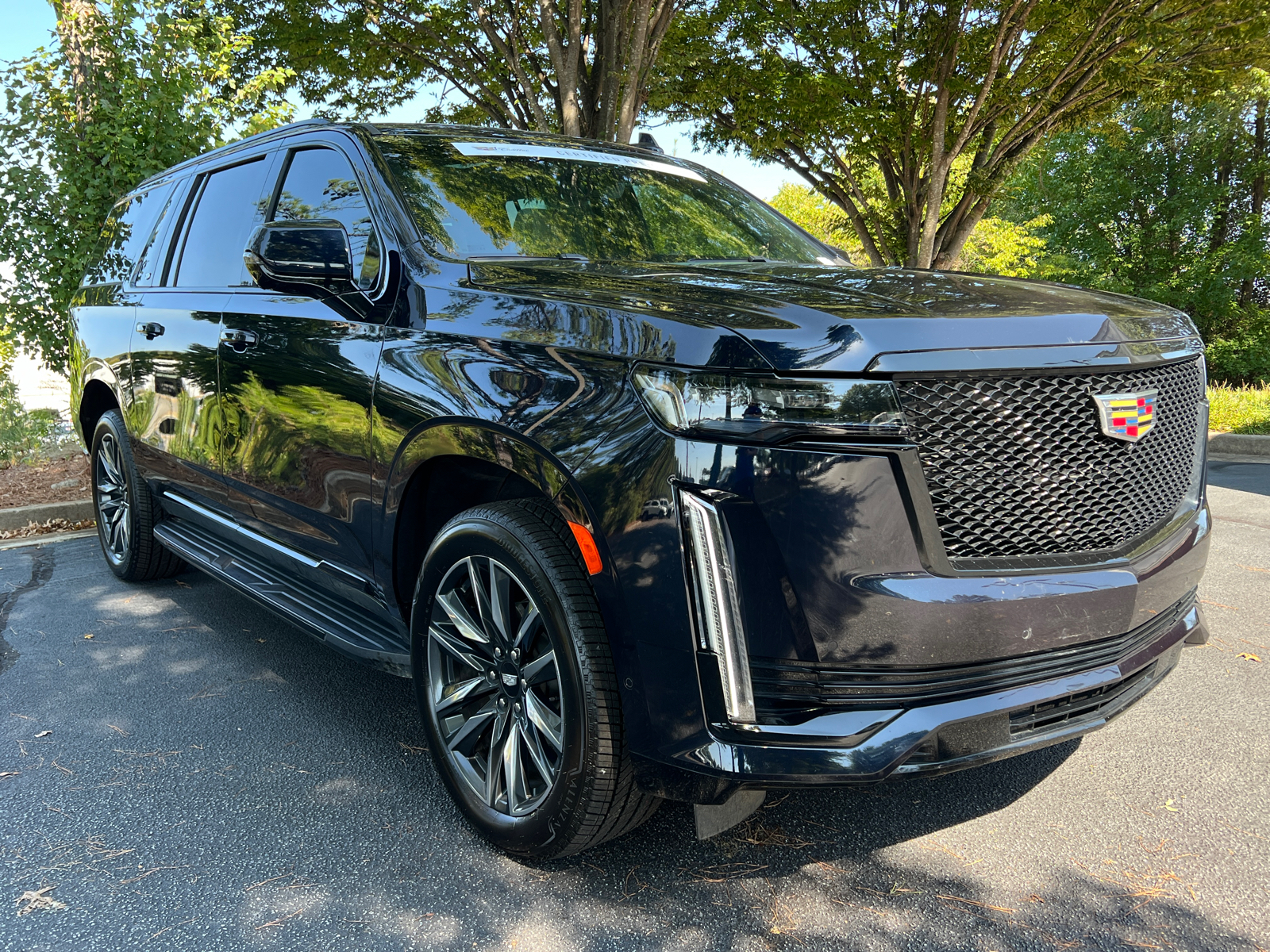 2023 Cadillac Escalade ESV Sport 3