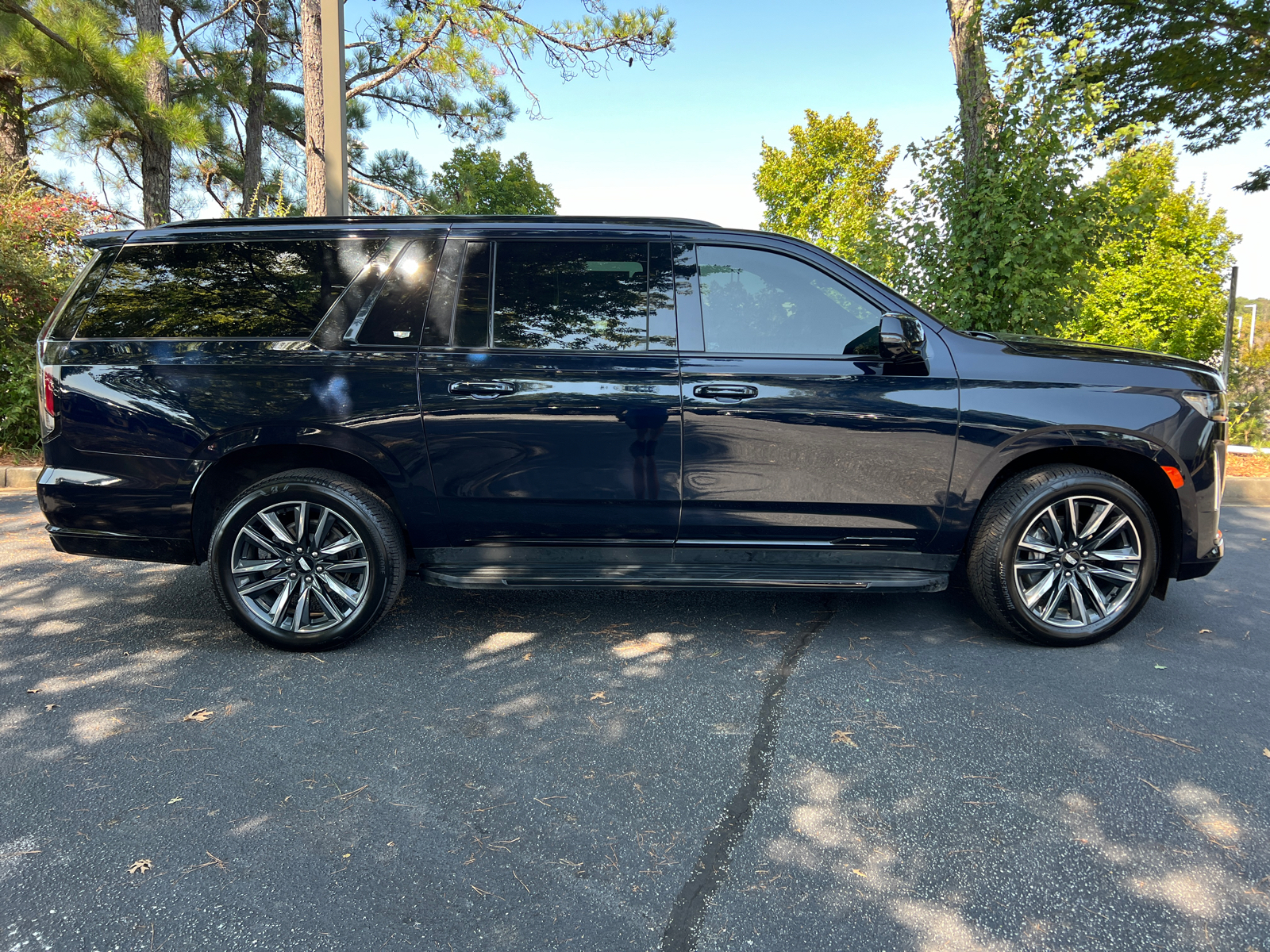 2023 Cadillac Escalade ESV Sport 4