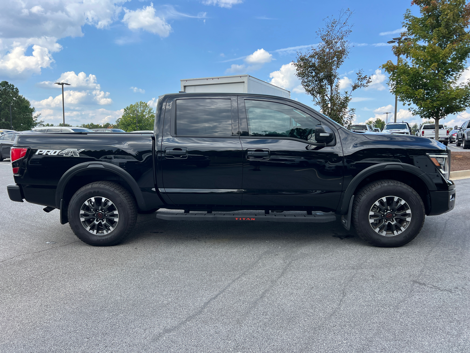 2023 Nissan Titan PRO-4X 4