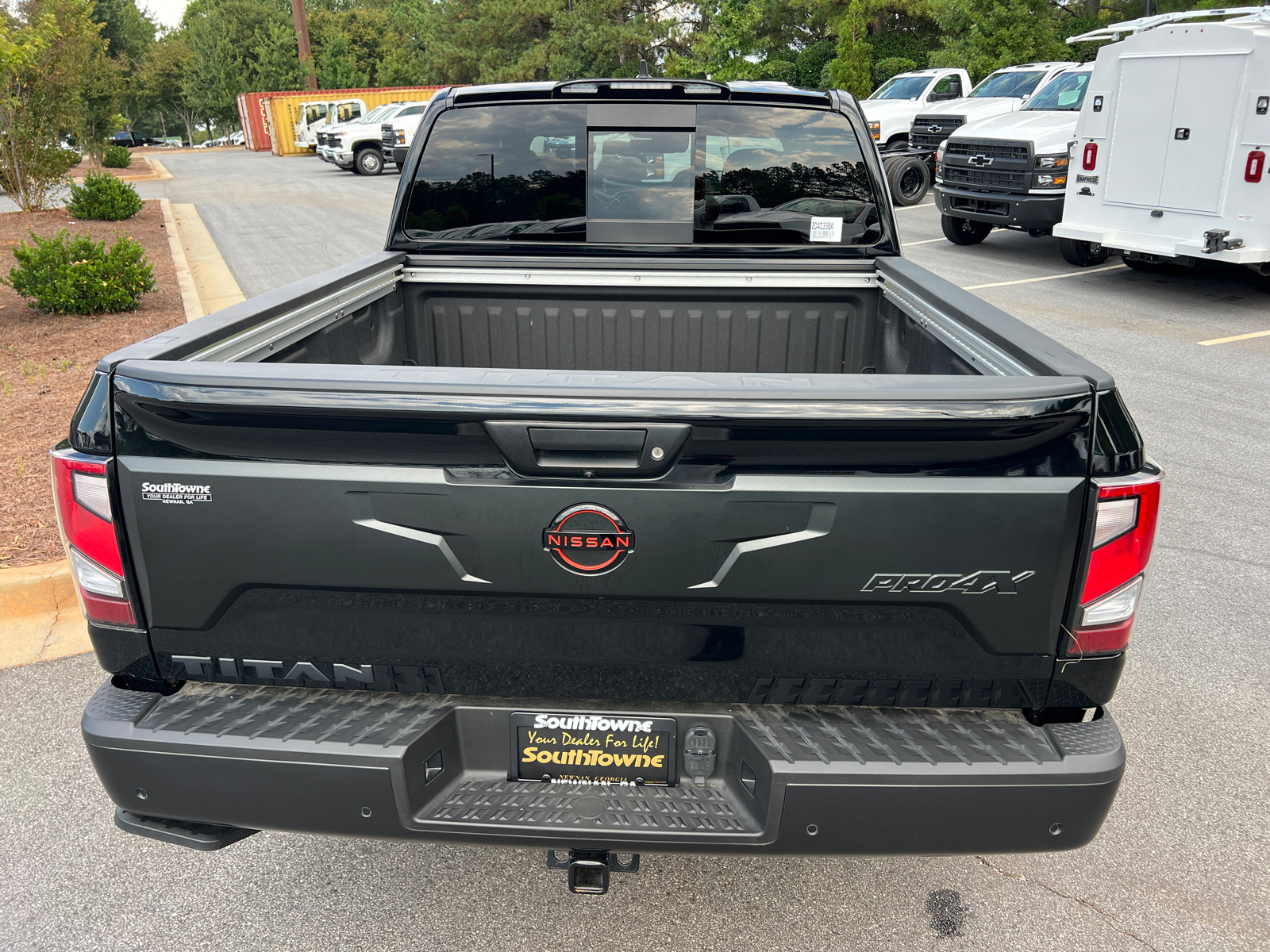 2023 Nissan Titan PRO-4X 6