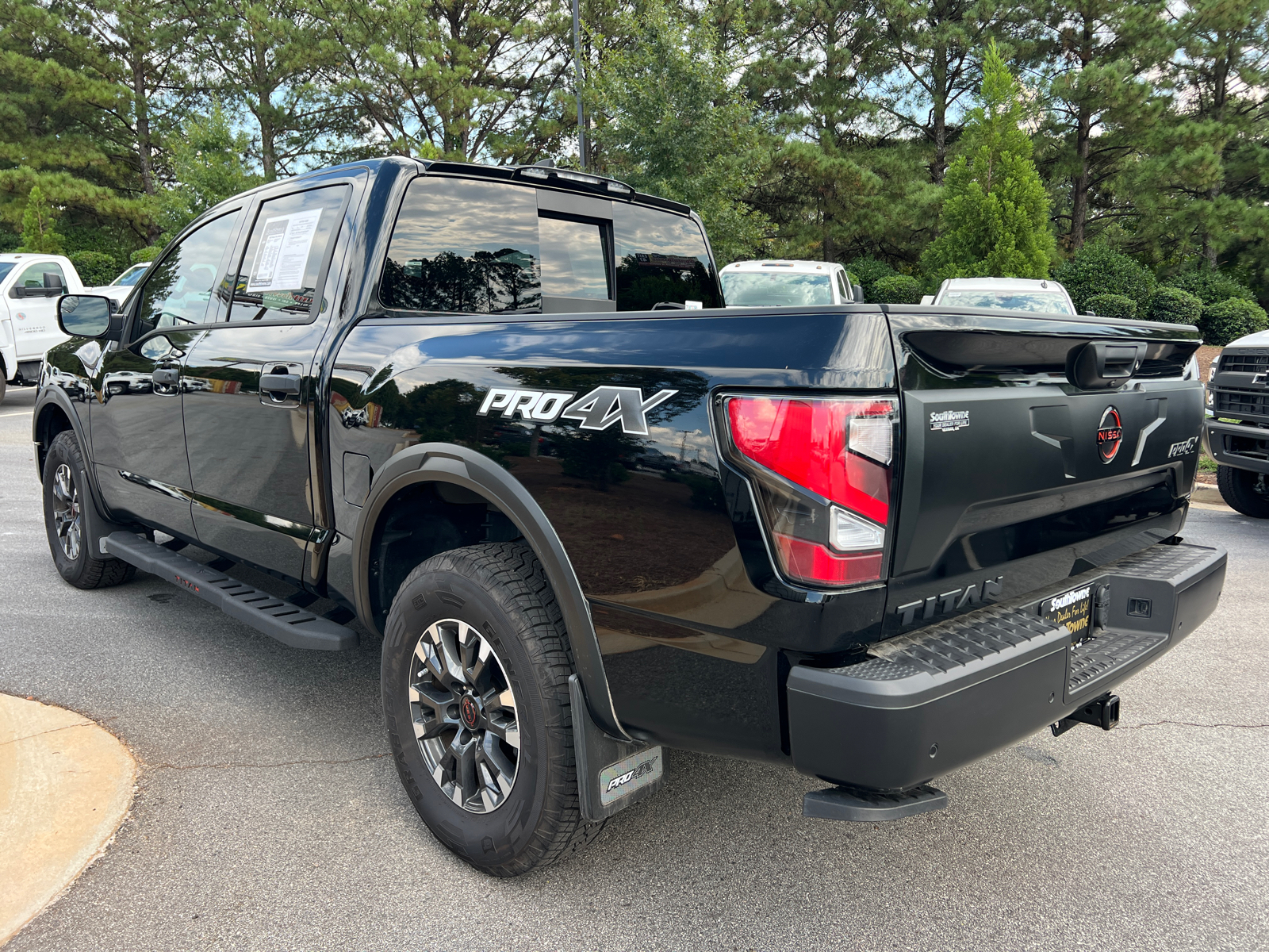 2023 Nissan Titan PRO-4X 7