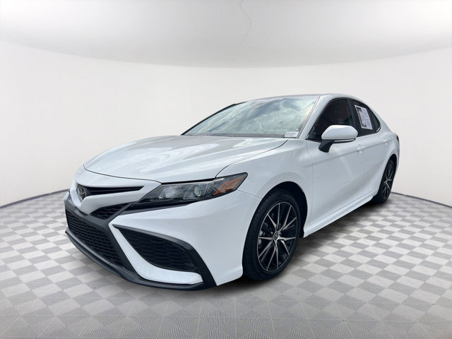 2024 Toyota Camry SE 1