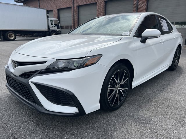 2024 Toyota Camry SE 2