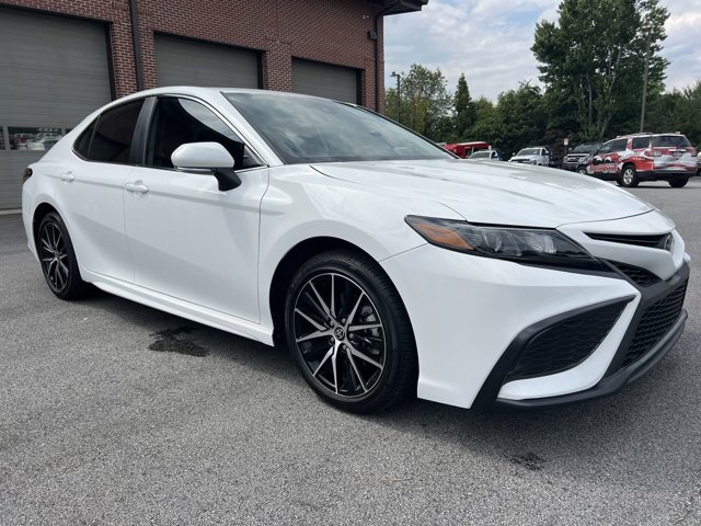 2024 Toyota Camry SE 4