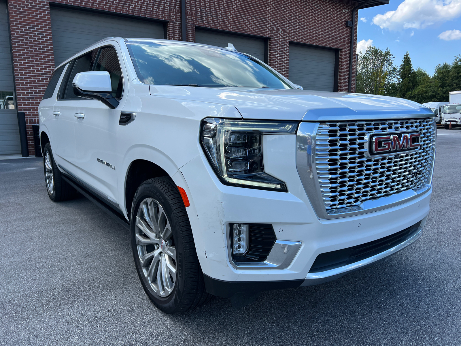 2023 GMC Yukon XL Denali 3