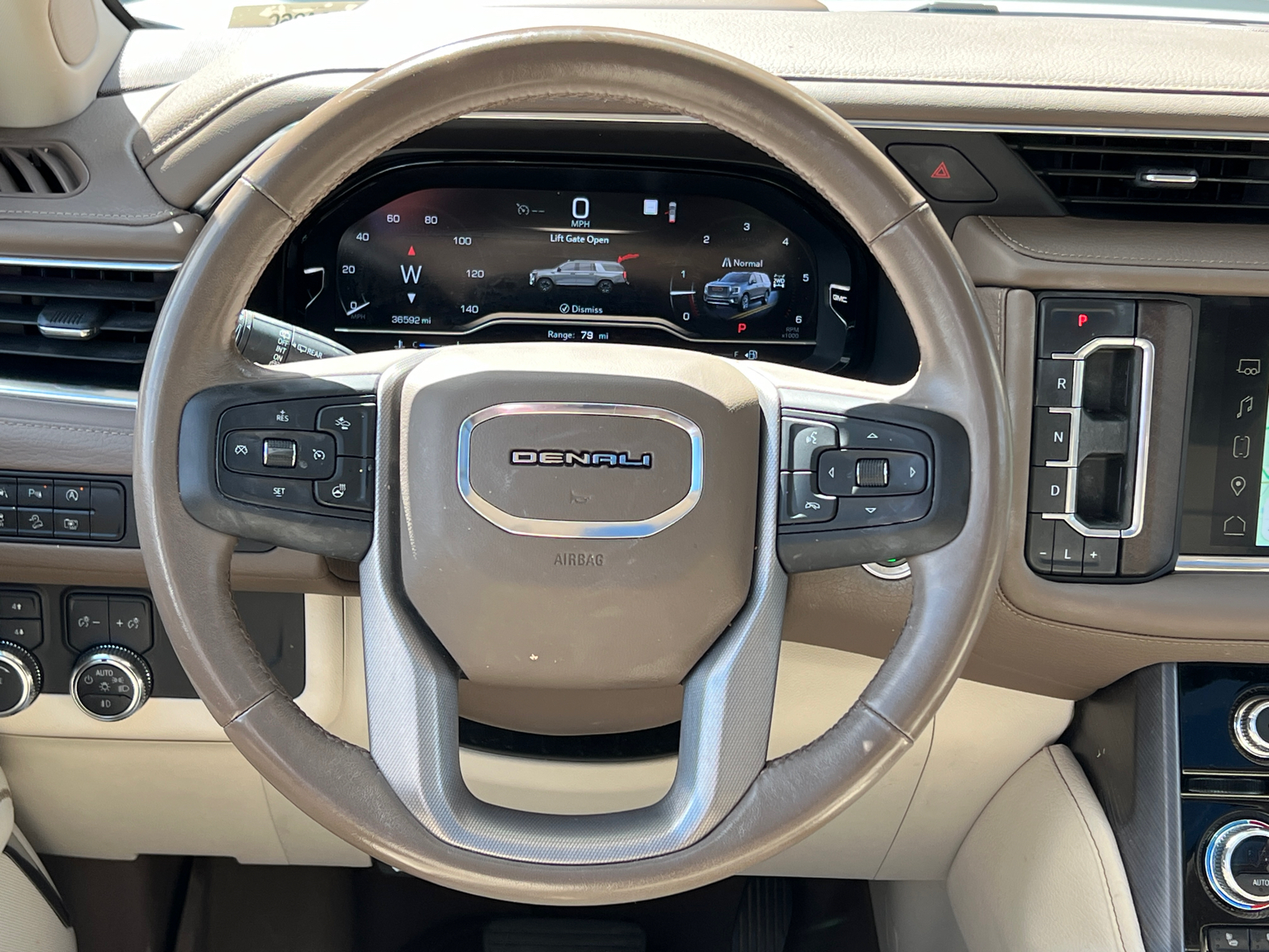 2023 GMC Yukon XL Denali 24