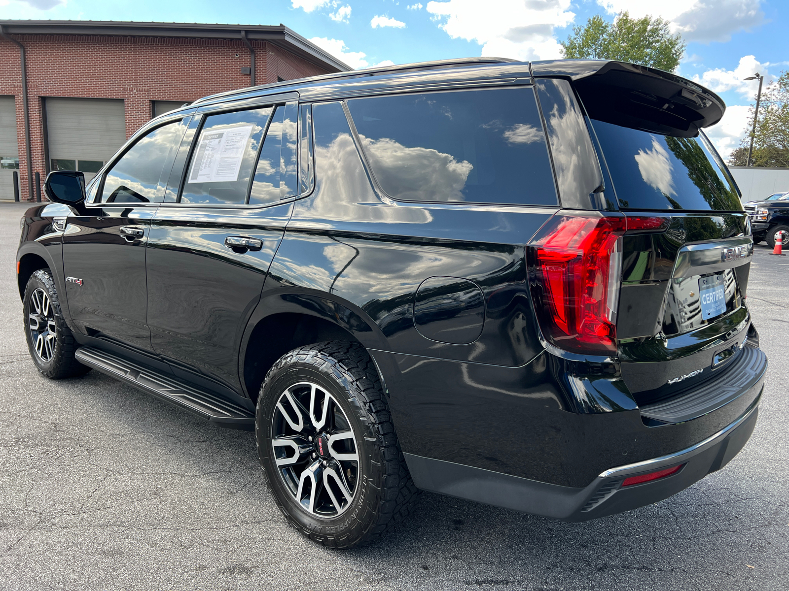 2021 GMC Yukon AT4 7