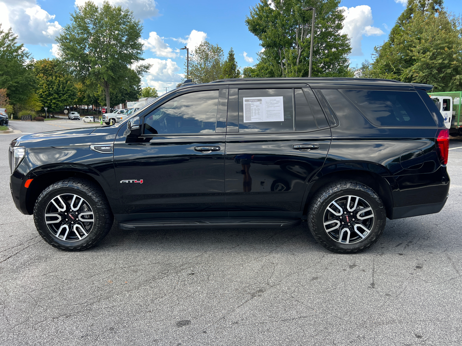 2021 GMC Yukon AT4 8