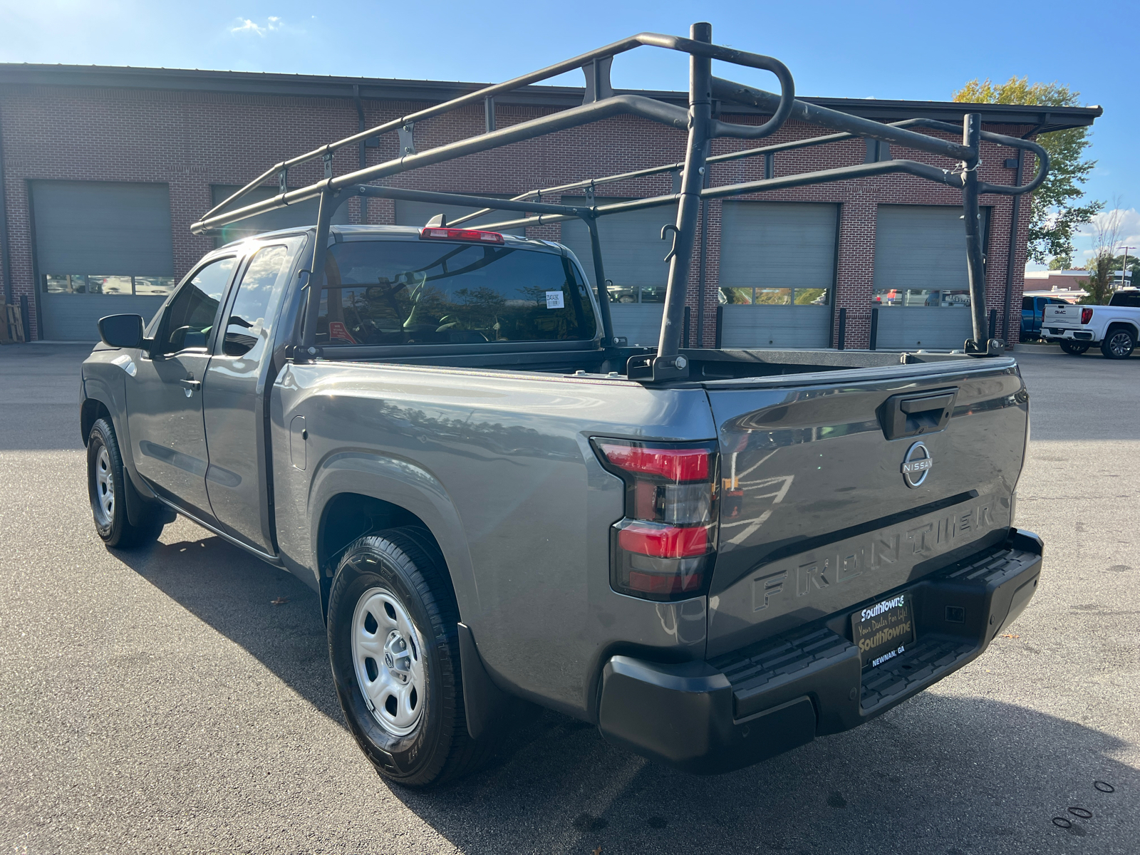 2023 Nissan Frontier S 7