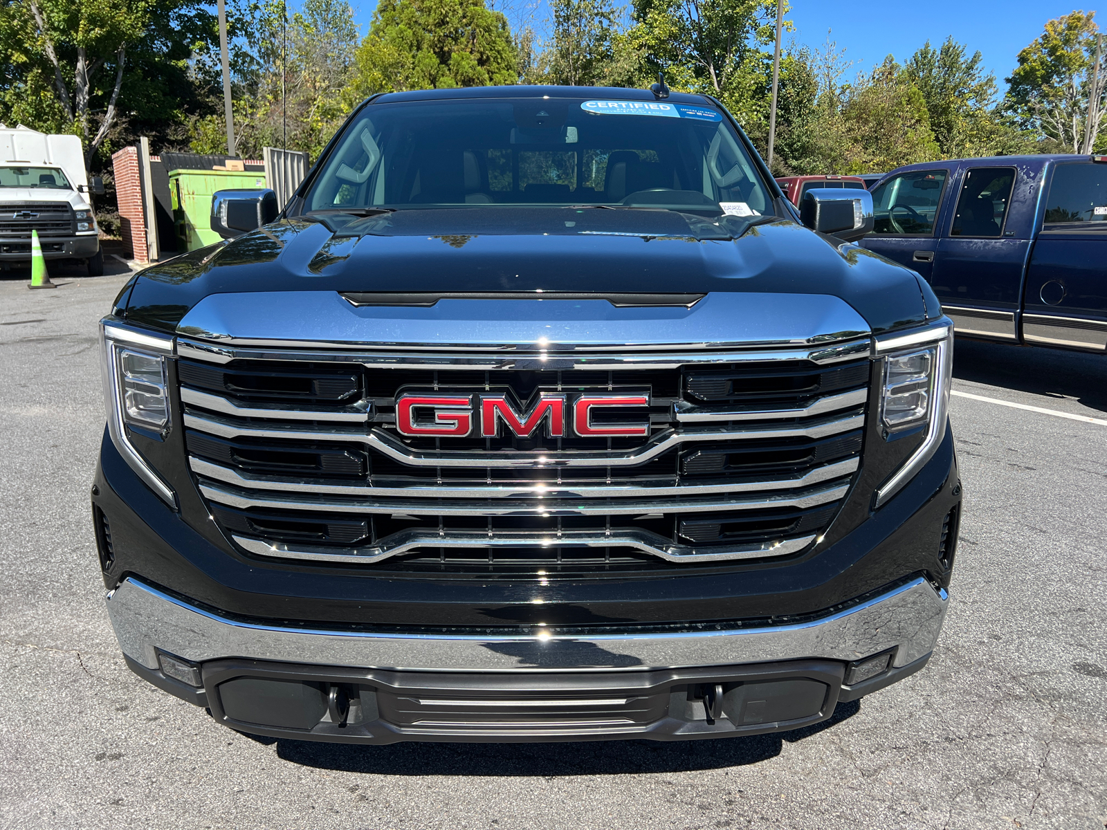 2023 GMC Sierra 1500 SLT 2