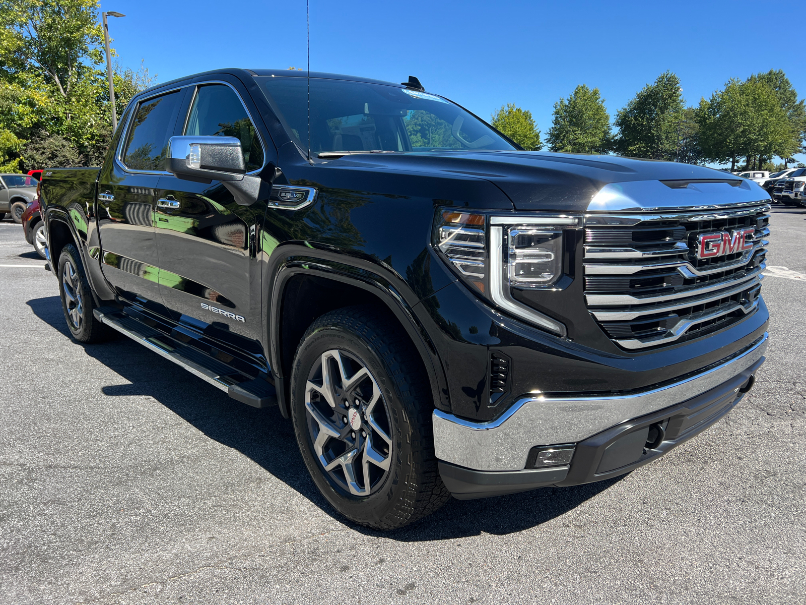 2023 GMC Sierra 1500 SLT 3