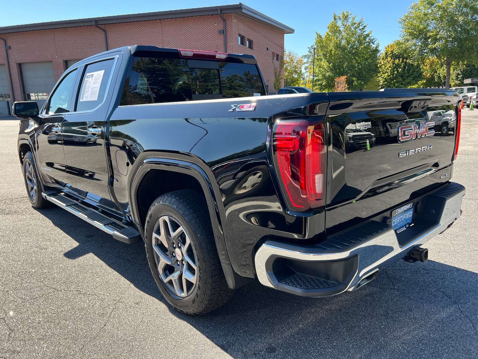 2023 GMC Sierra 1500 SLT 7