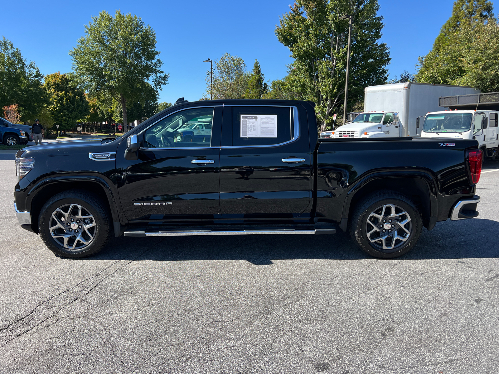 2023 GMC Sierra 1500 SLT 8