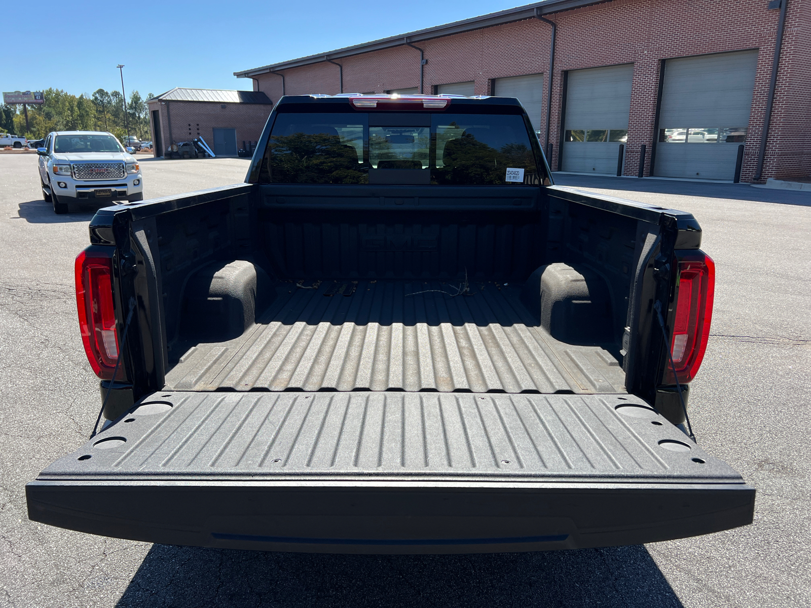 2023 GMC Sierra 1500 SLT 18