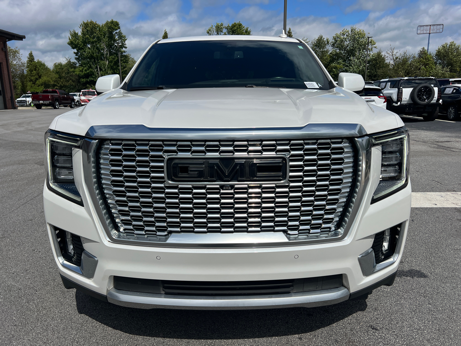 2022 GMC Yukon XL Denali 2