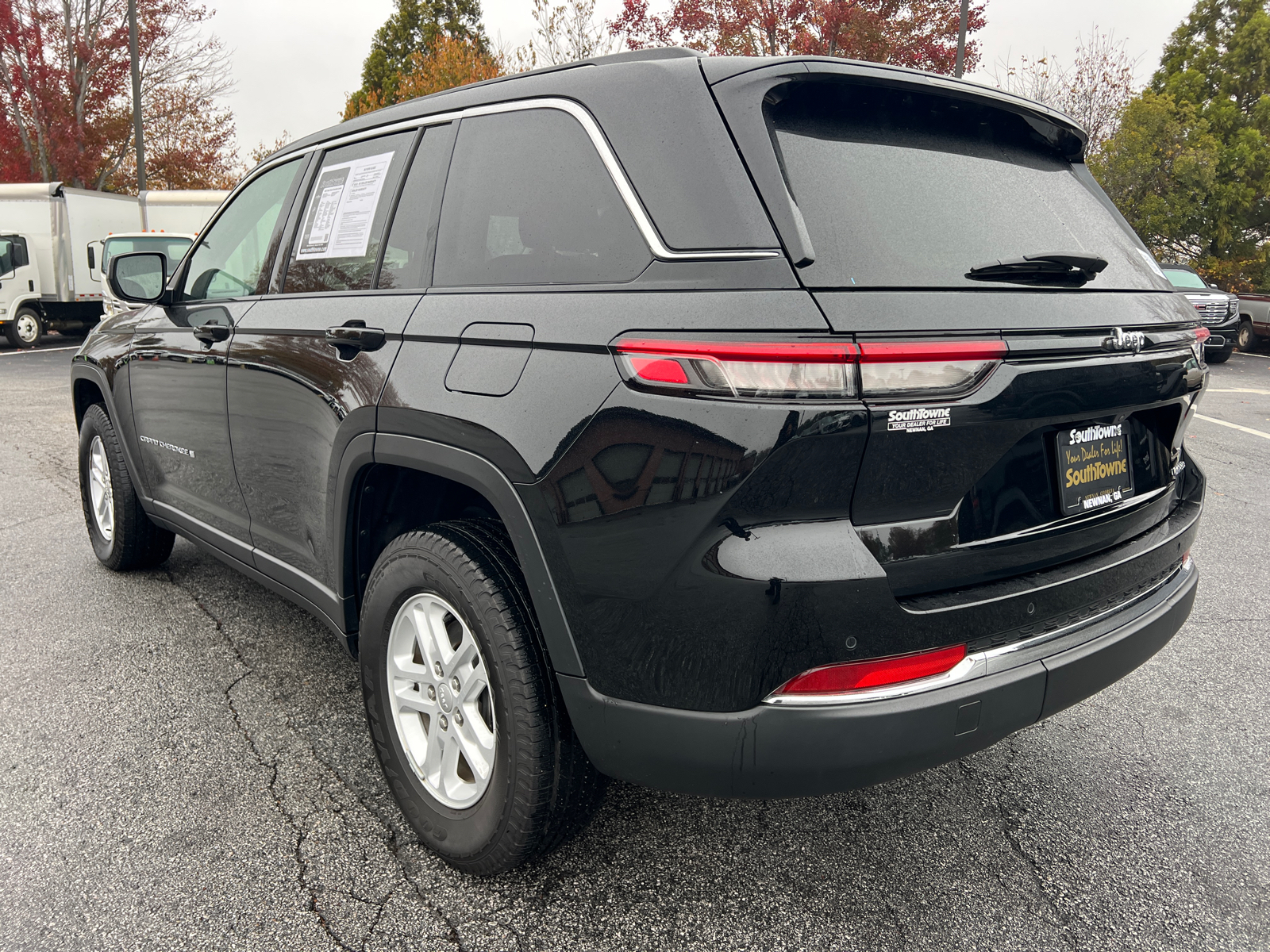 2023 Jeep Grand Cherokee Laredo 7