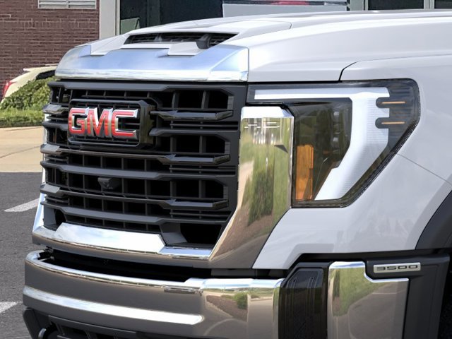 2024 GMC Sierra 3500HD Pro 13