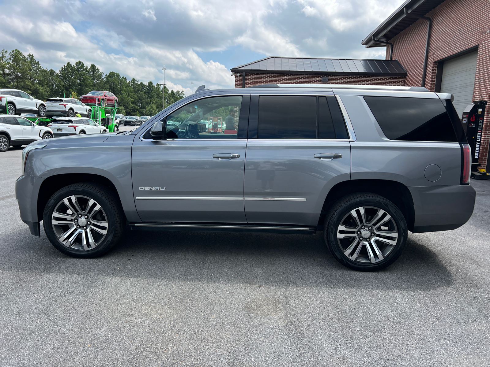 2018 GMC Yukon Denali 8